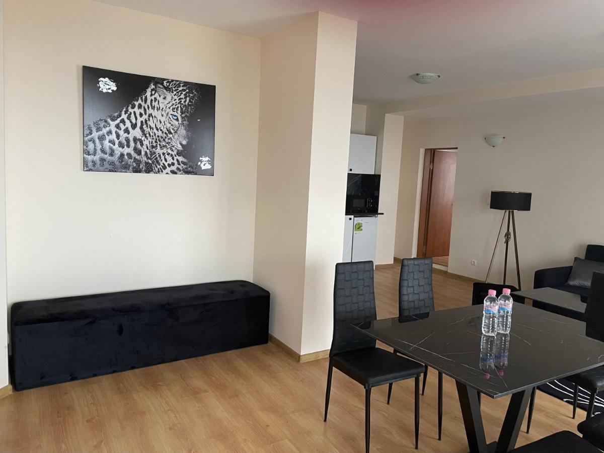 Nero Aparthotel *