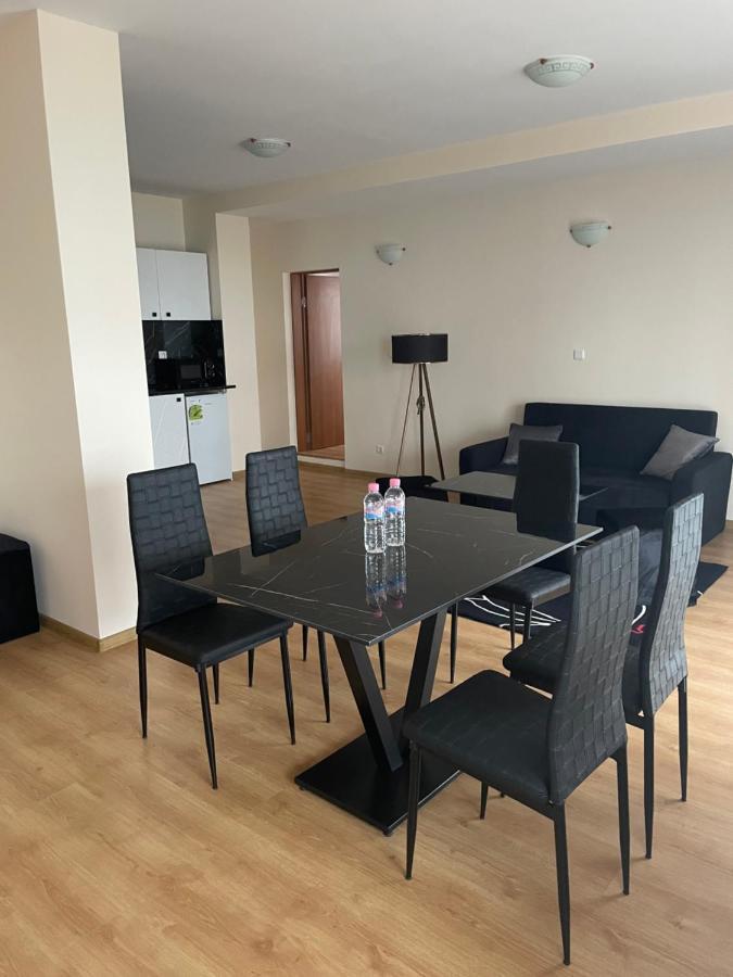 Nero Aparthotel *